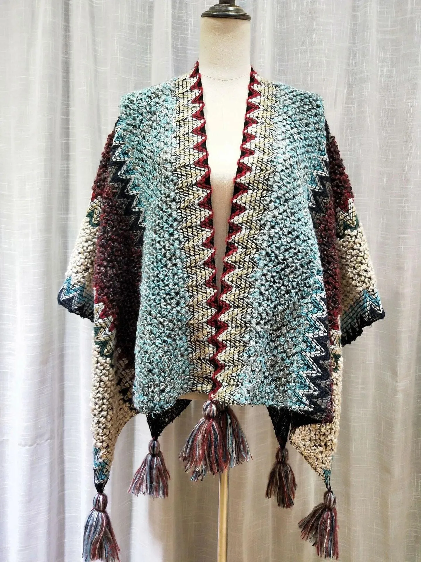 Knitted Poncho Tassel Cloak