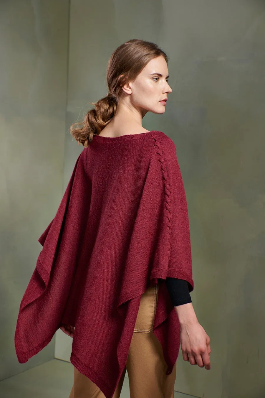 Tatiana Poncho Baby Alpaca Color Dahlia