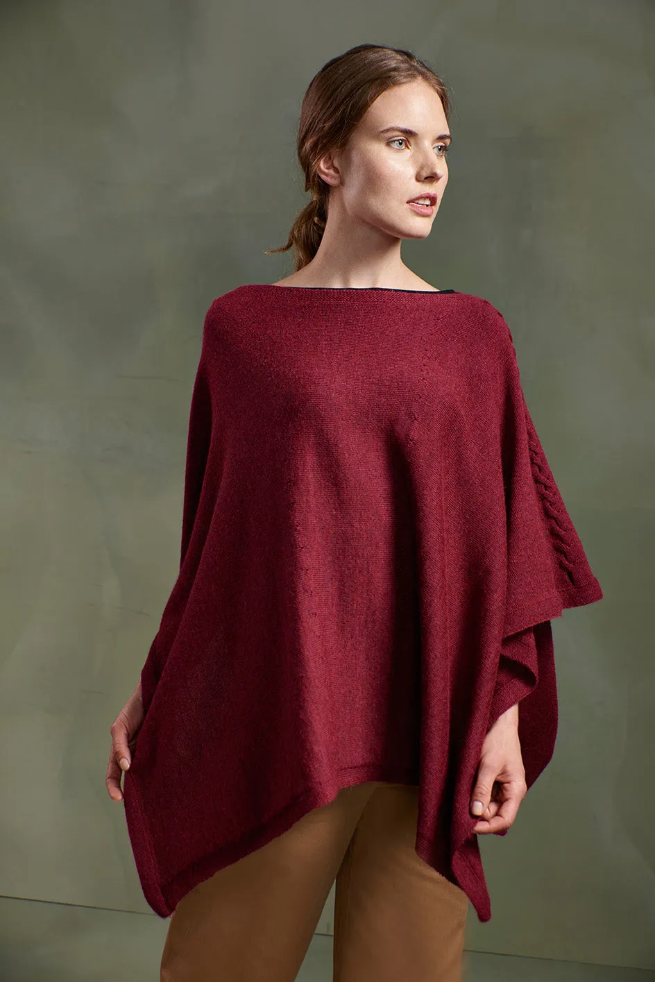 Tatiana Poncho Baby Alpaca Color Dahlia