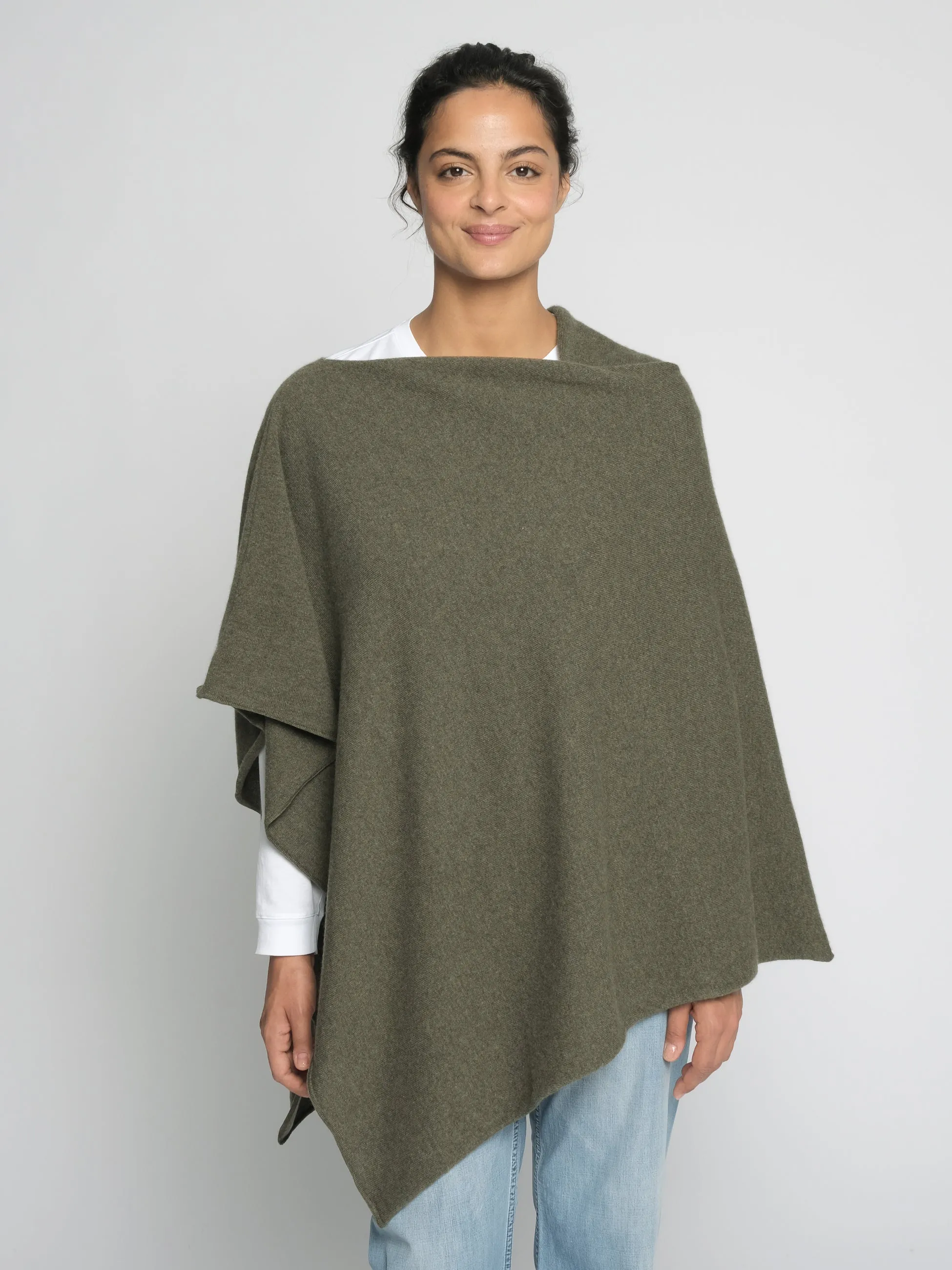 THE CLASSIC PONCHO | Loden