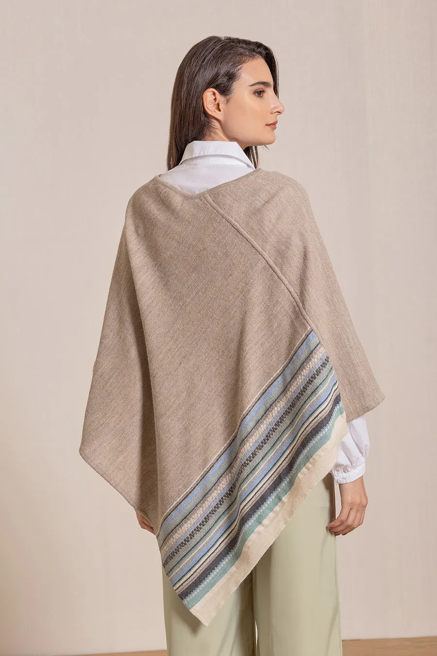 Vilcanota Poncho Baby Alpaca Color Arena