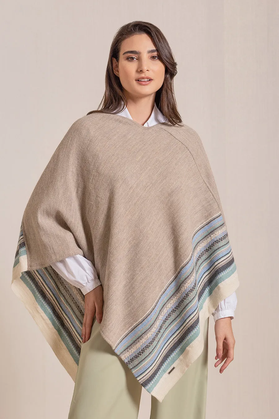 Vilcanota Poncho Baby Alpaca Color Arena