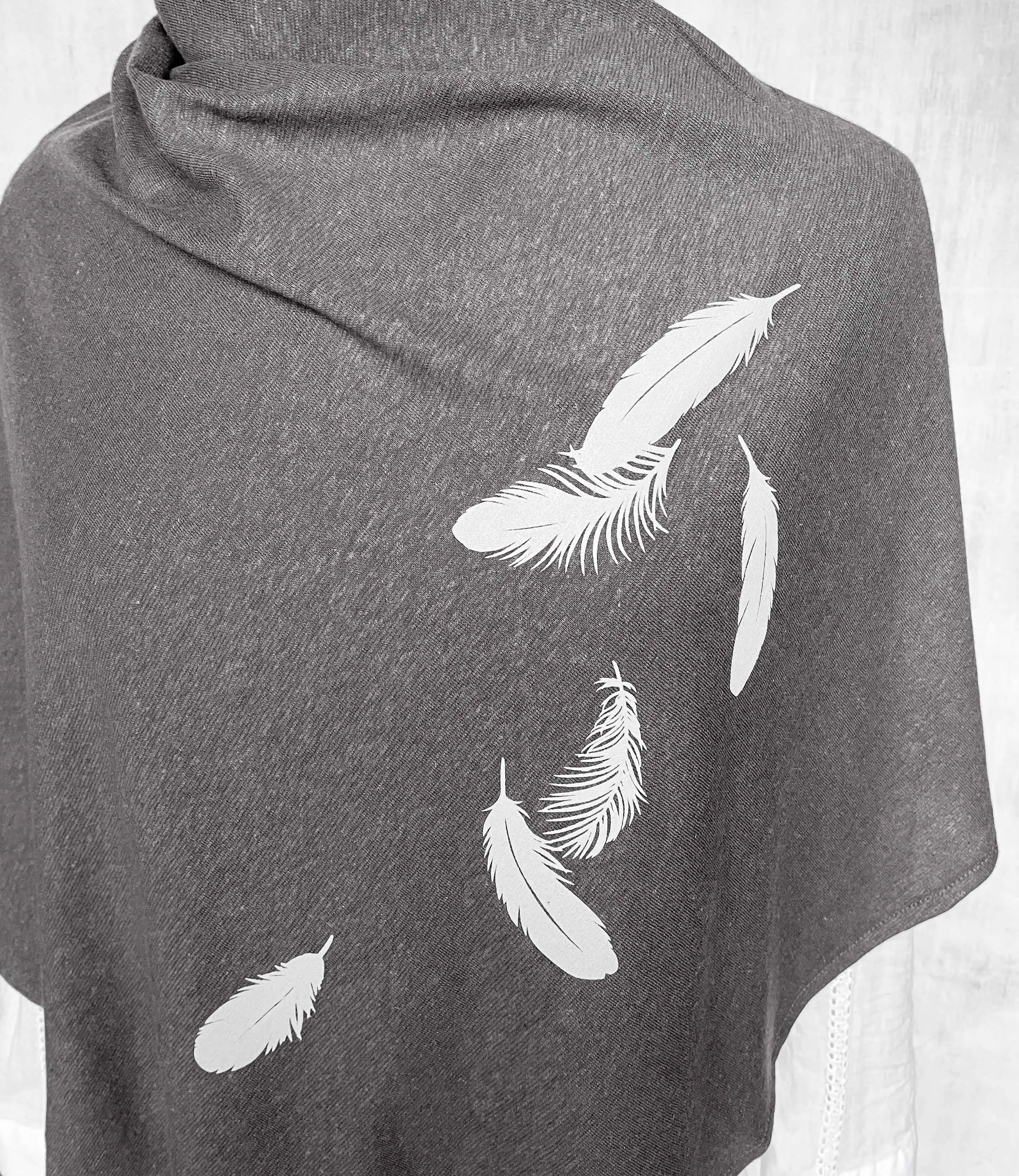 Women's Hemp / Organic Cotton Lightweight Poncho with Falling Feathers - Gray