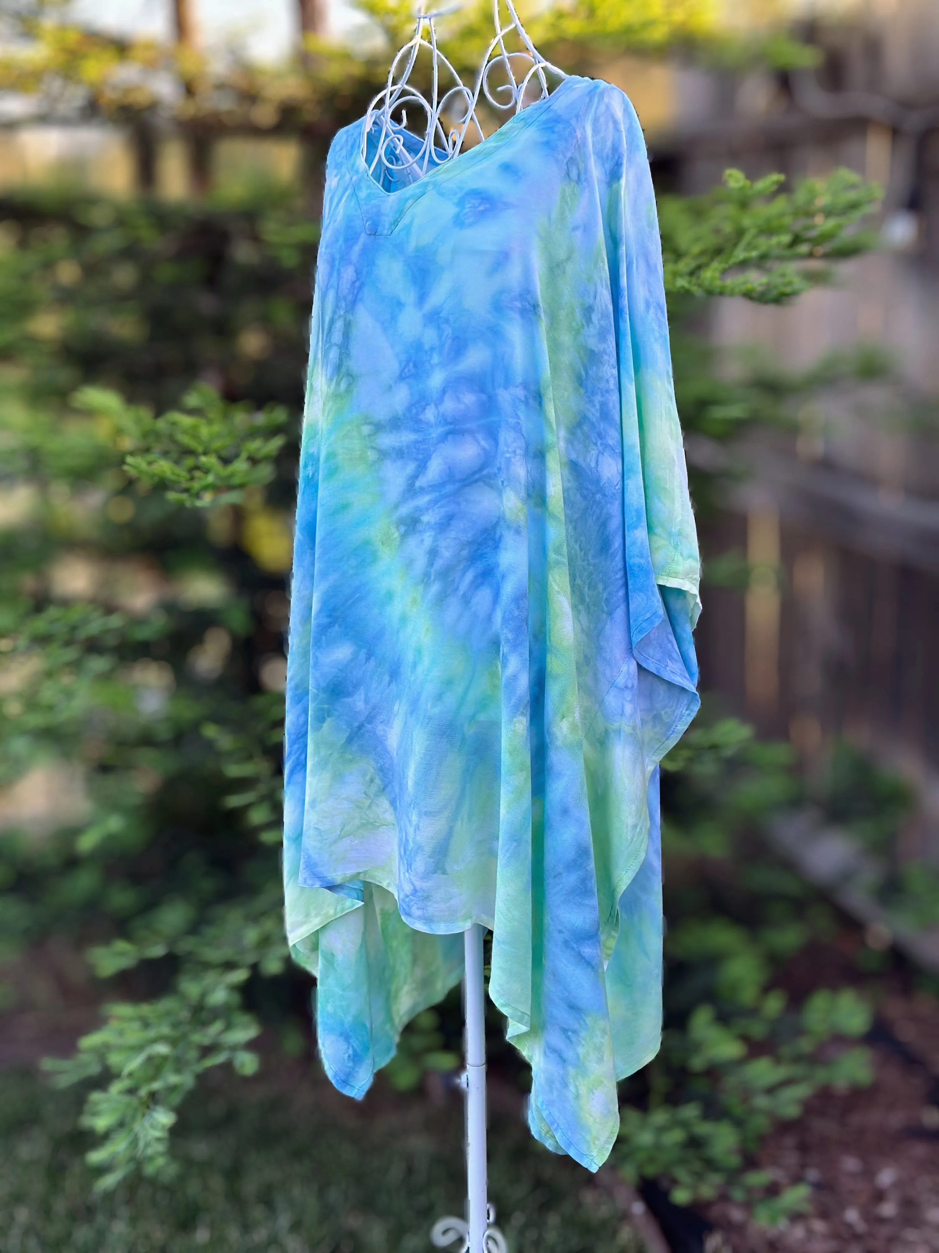 Women’s One Size Plus (XL-3X) Rayon Poncho in ‘Ocean Dreams’